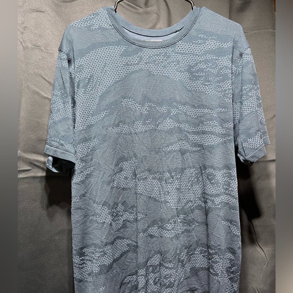 Mens XL Lululemon t-shirt